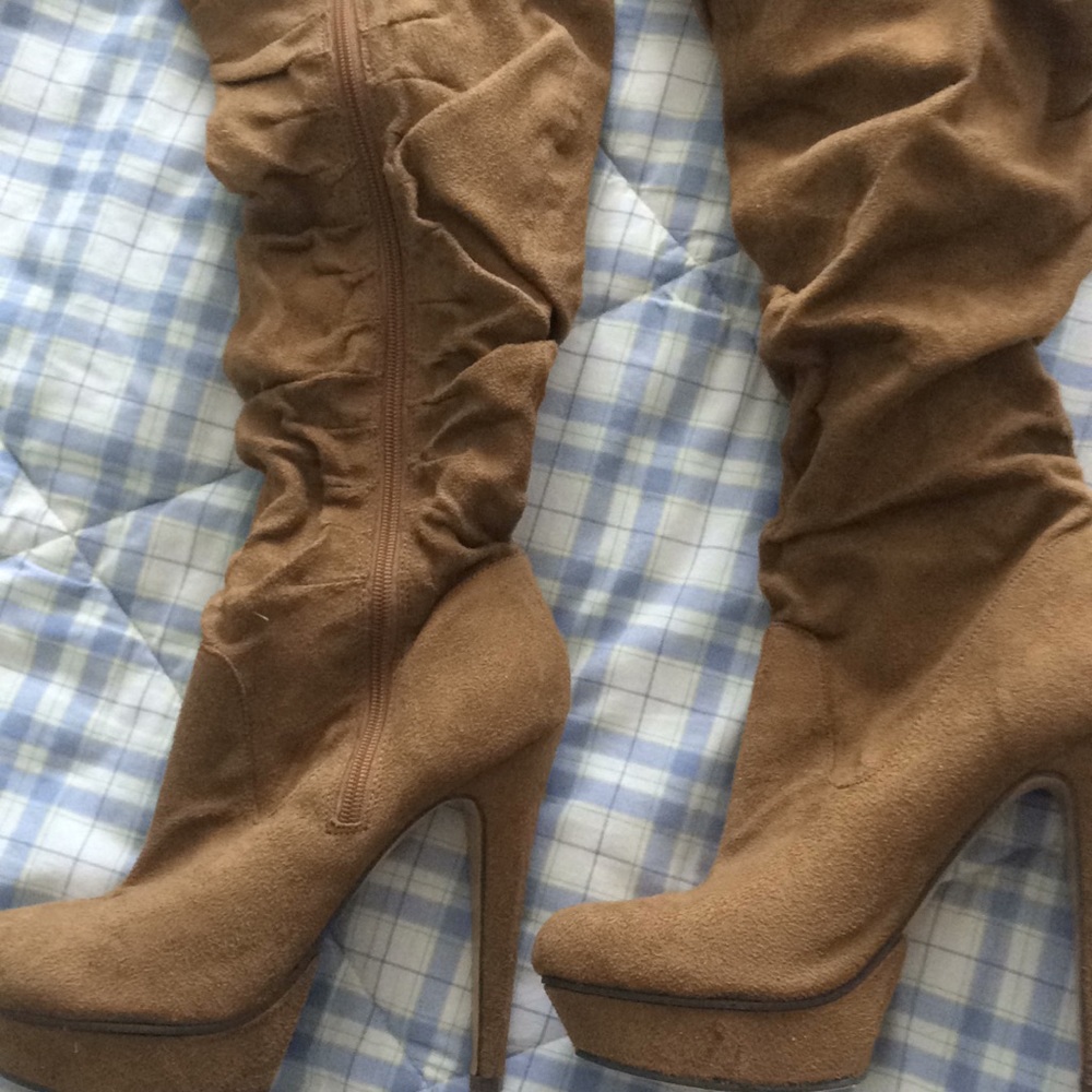Suede looking sexy calf light brown boots size 9
